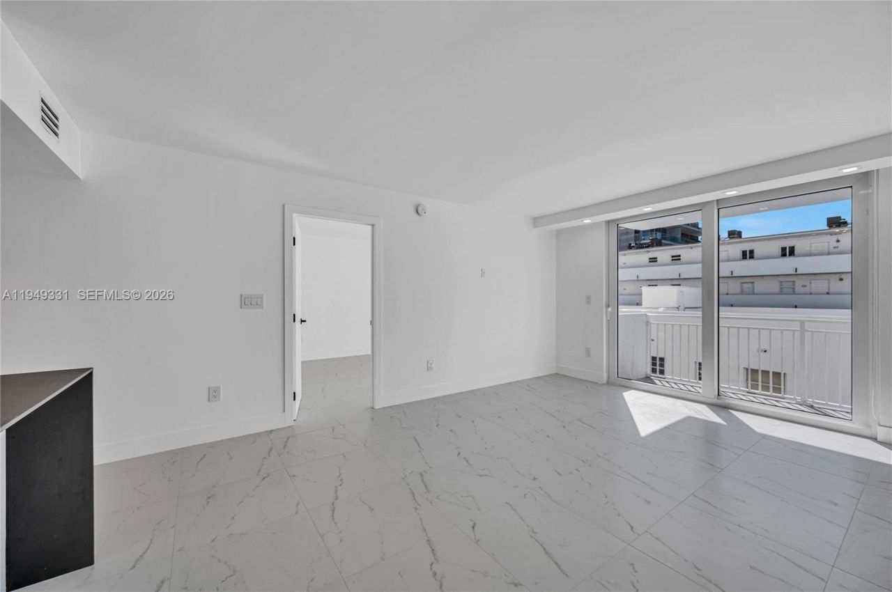 345 Ocean Dr, Unit 508, Miami Beach, FL 33139 Photo