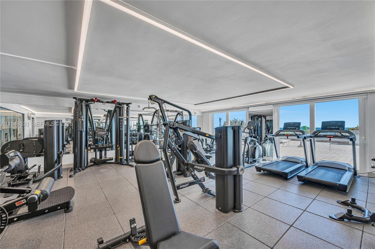 345 Ocean Dr, Unit 508, Miami Beach, FL 33139 Photo