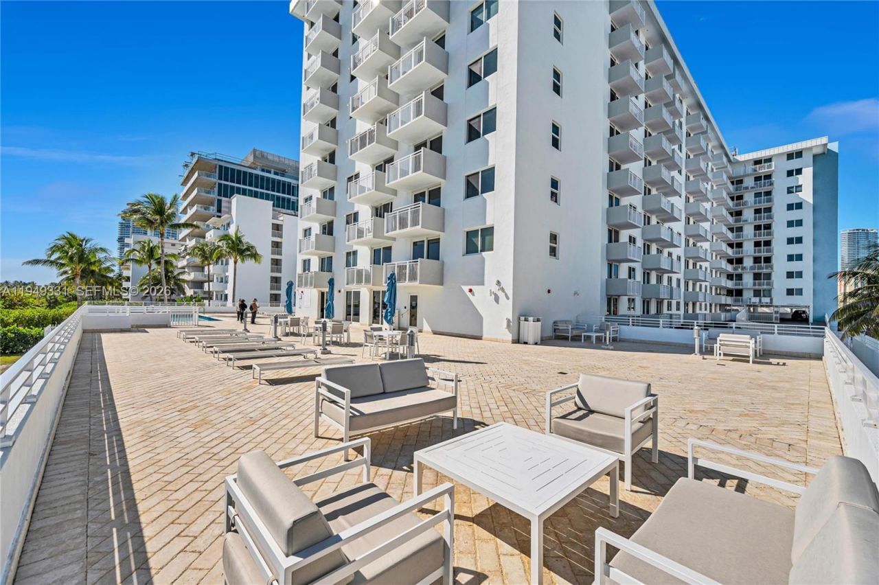 345 Ocean Dr, Unit 508, Miami Beach, FL 33139 Photo