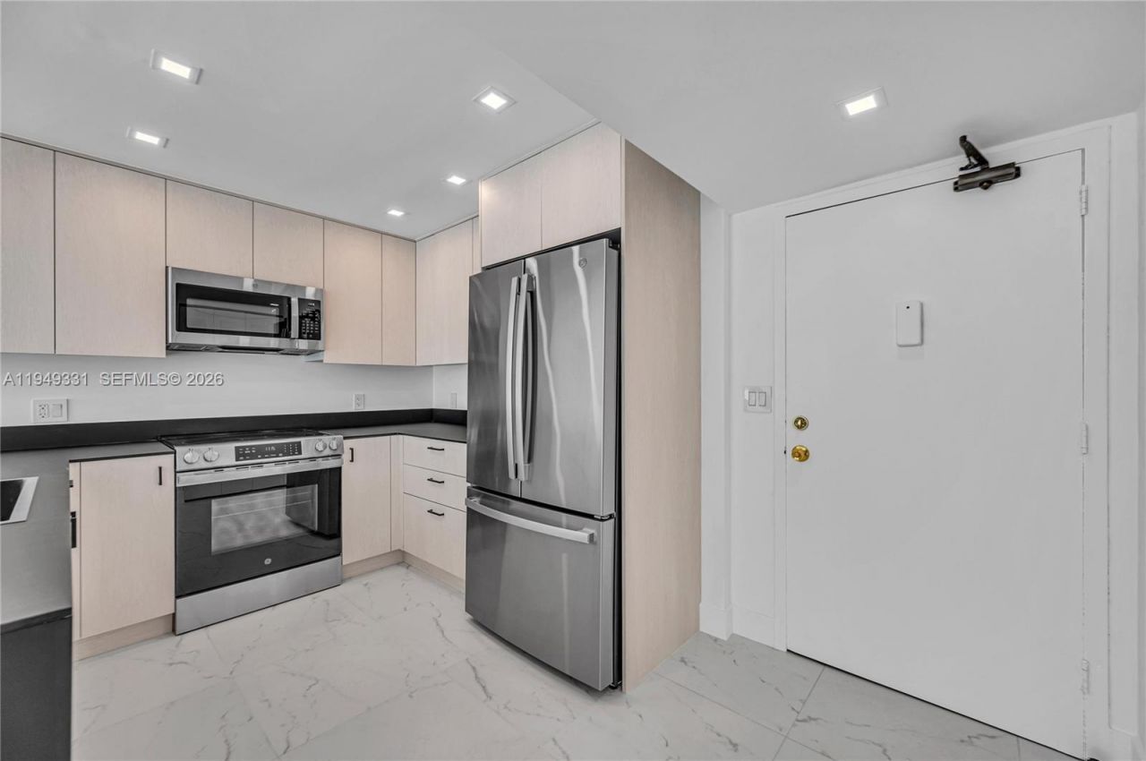 345 Ocean Dr, Unit 508, Miami Beach, FL 33139 Photo