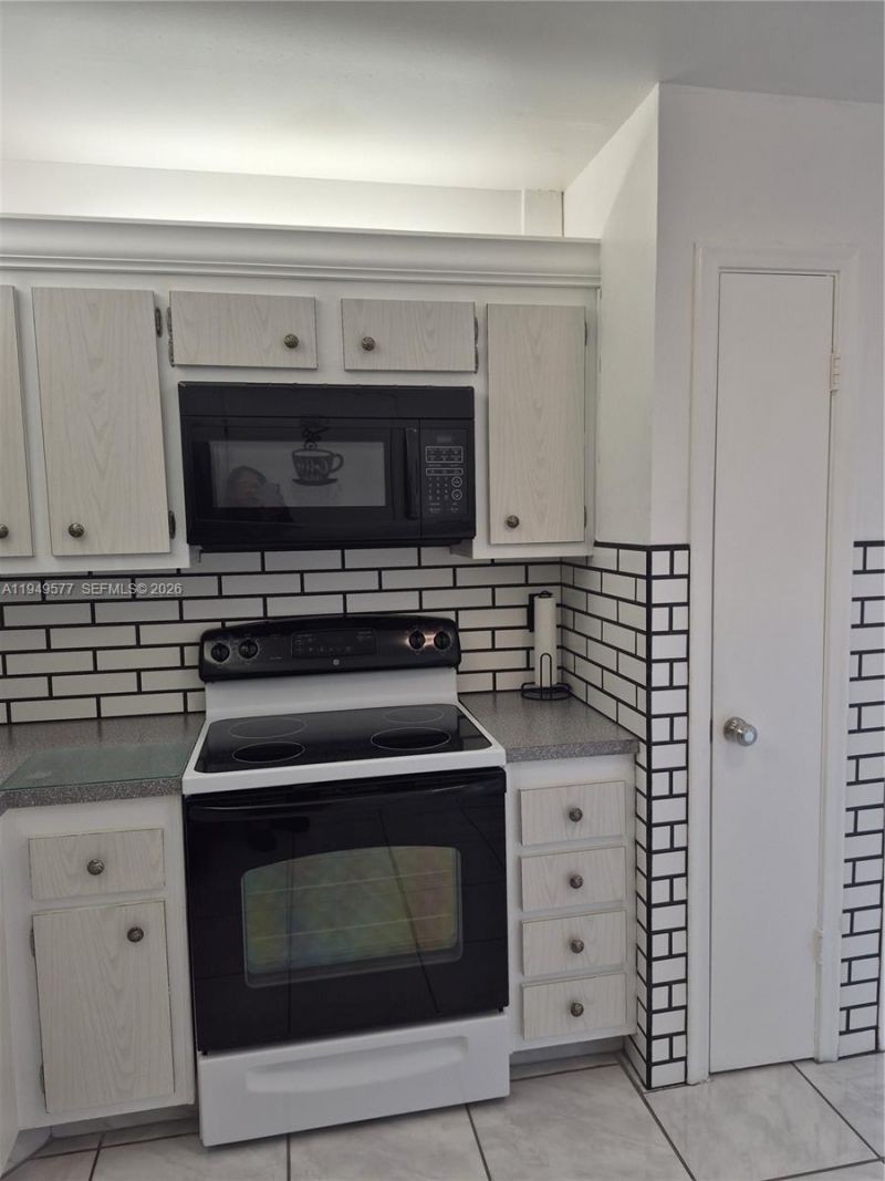 4751 NW 21st St, Unit 407, Lauderhill, FL 33313 Photo