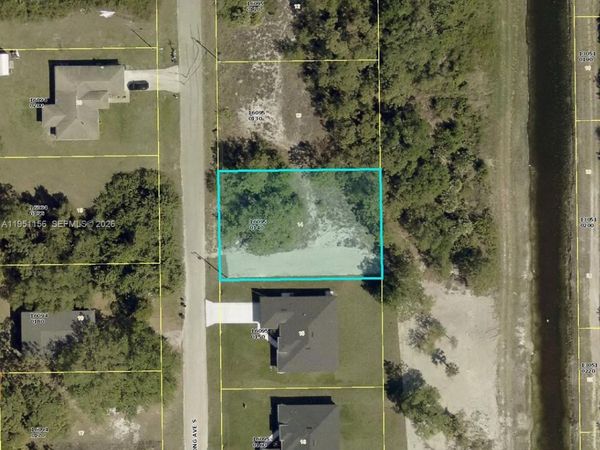 467 LONG AVE S, Lehigh Acres, FL 33974