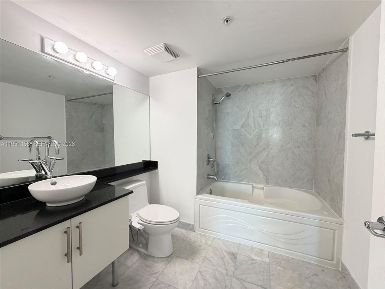 31 SE 5th St, Unit 3009, Miami, FL 33131 Photo