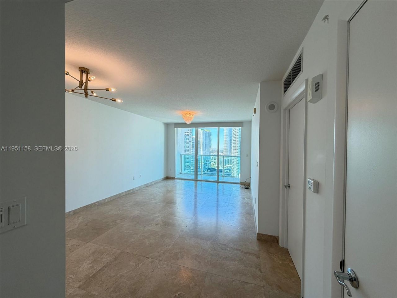 31 SE 5th St, Unit 3009, Miami, FL 33131 Photo