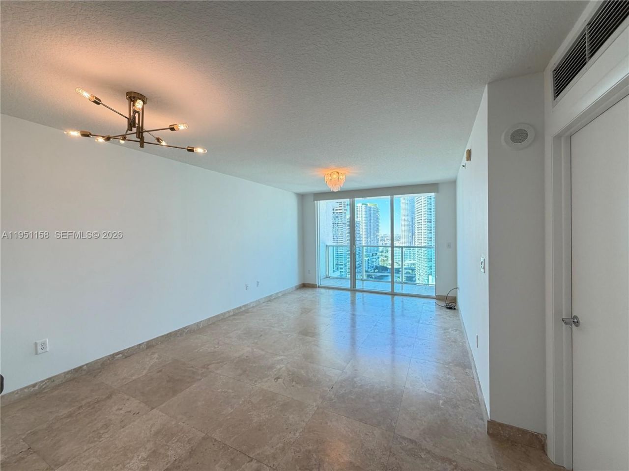 31 SE 5th St, Unit 3009, Miami, FL 33131 Photo