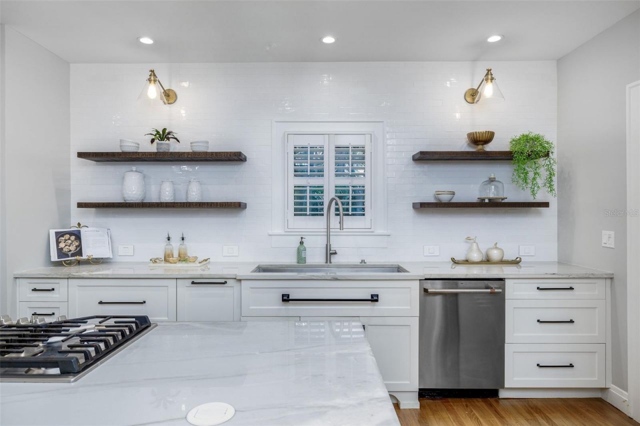 446 16th Avenue Ne, Saint Petersburg, FL 33704 Photo