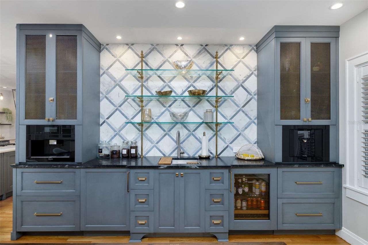 446 16th Avenue Ne, Saint Petersburg, FL 33704 Photo