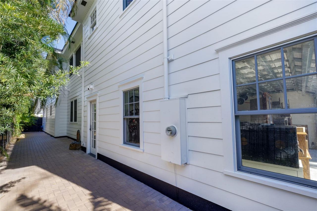 446 16th Avenue Ne, Saint Petersburg, FL 33704 Photo