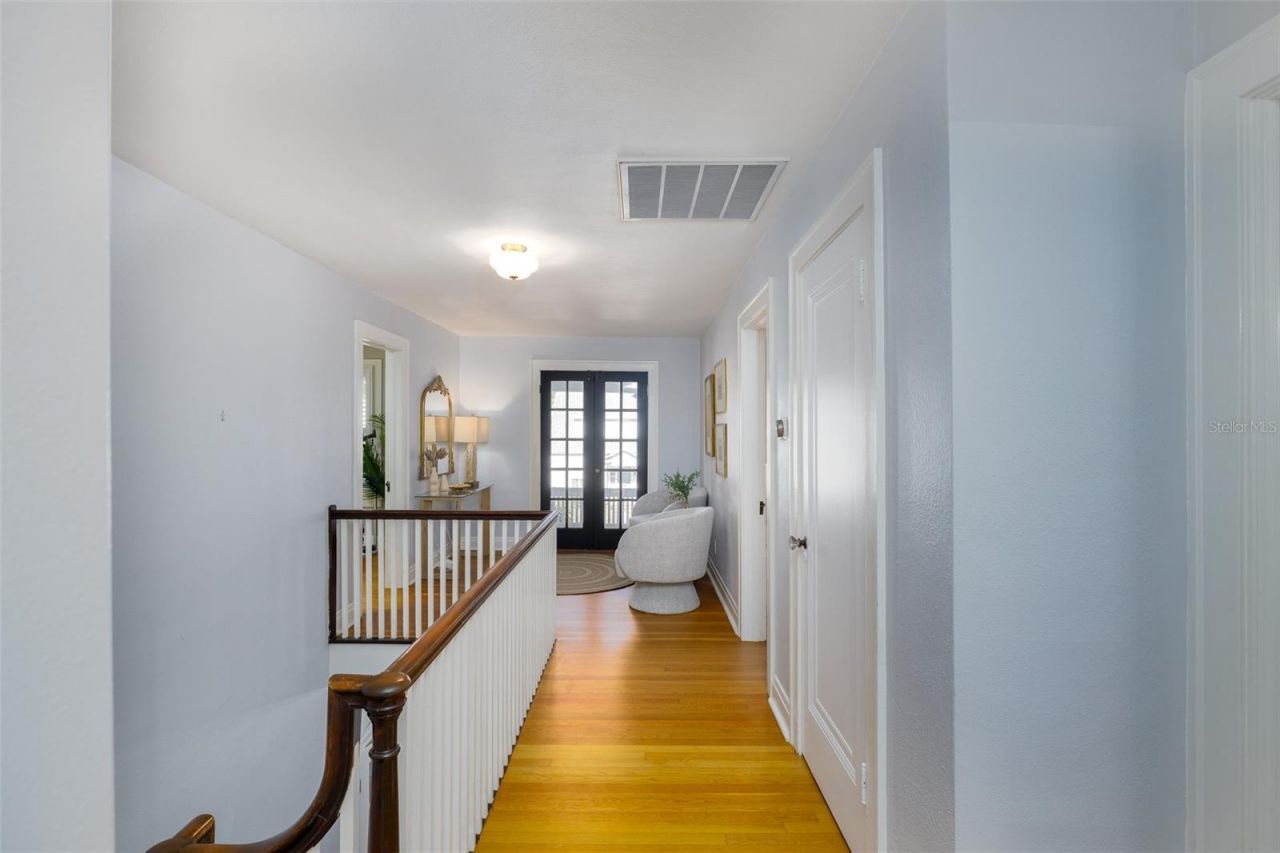 446 16th Avenue Ne, Saint Petersburg, FL 33704 Photo