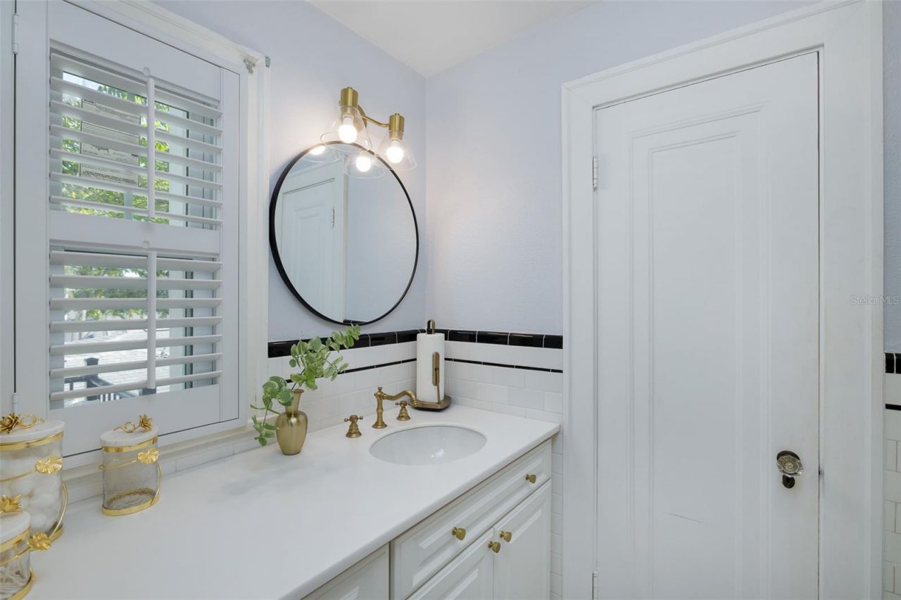 446 16th Avenue Ne, Saint Petersburg, FL 33704 Photo