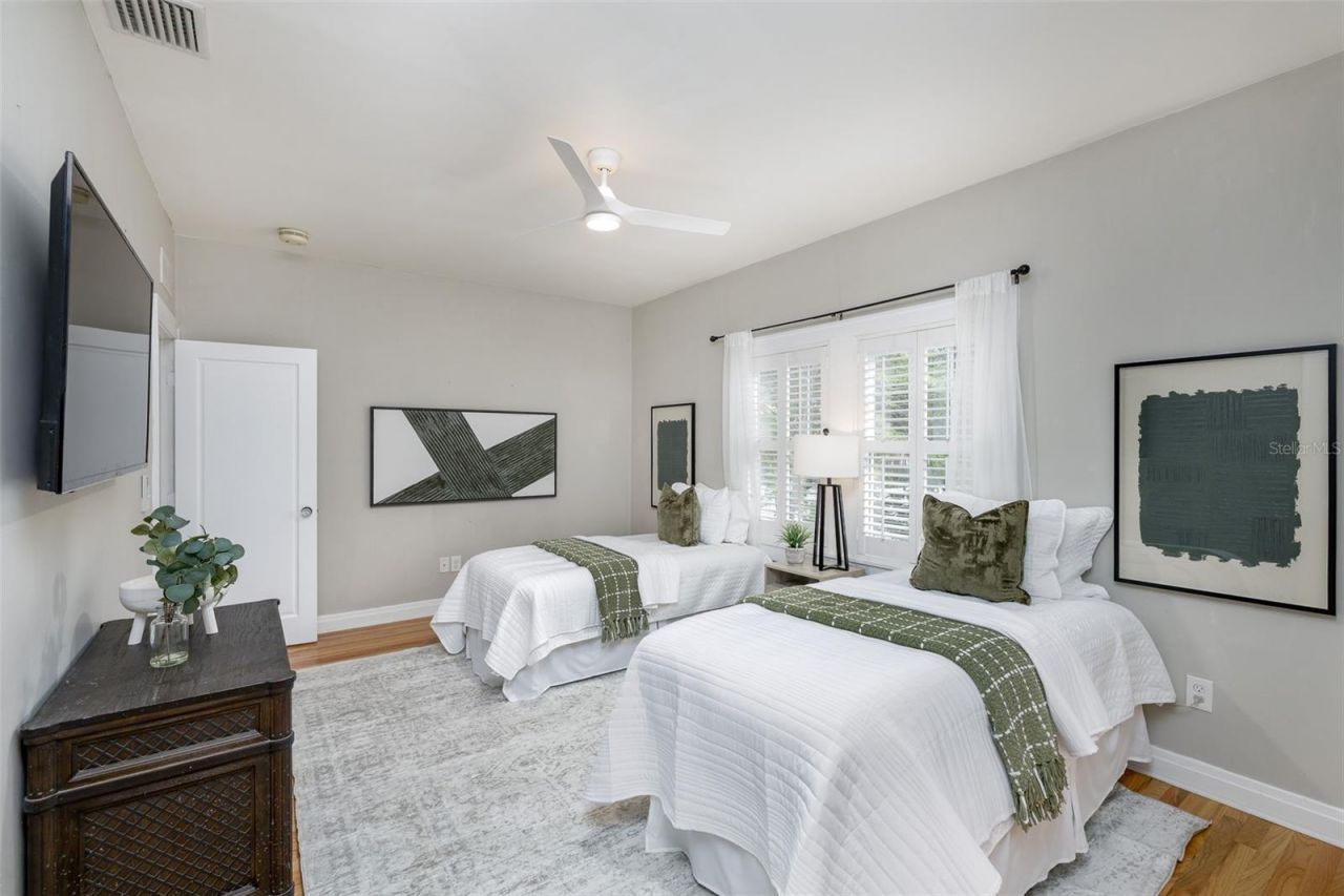 446 16th Avenue Ne, Saint Petersburg, FL 33704 Photo