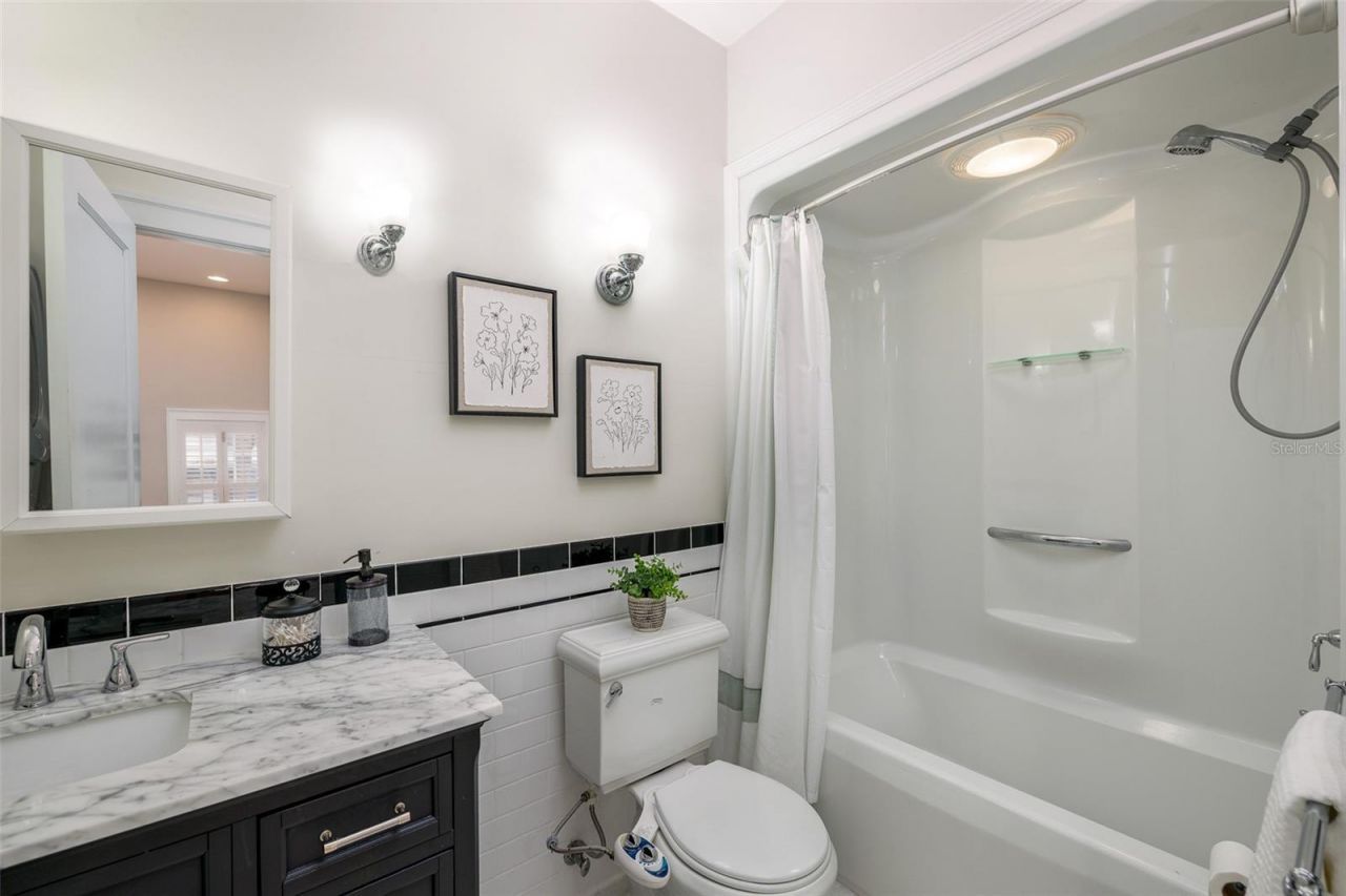 446 16th Avenue Ne, Saint Petersburg, FL 33704 Photo