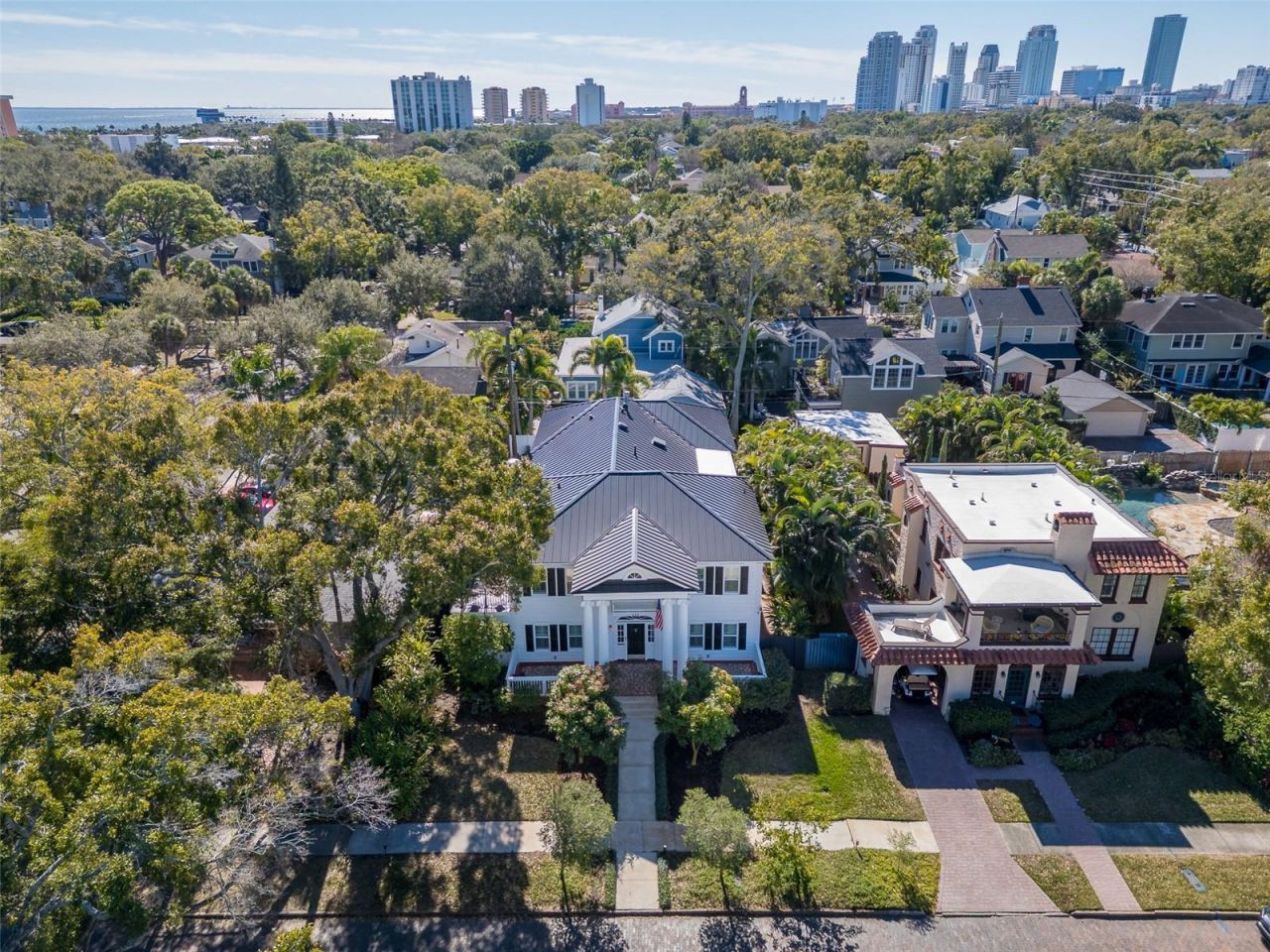 446 16th Avenue Ne, Saint Petersburg, FL 33704 Photo