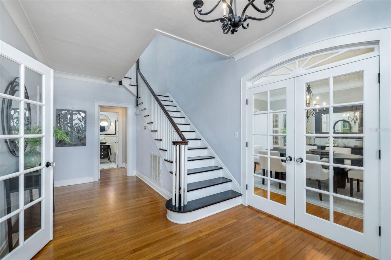 446 16th Avenue Ne, Saint Petersburg, FL 33704 Photo