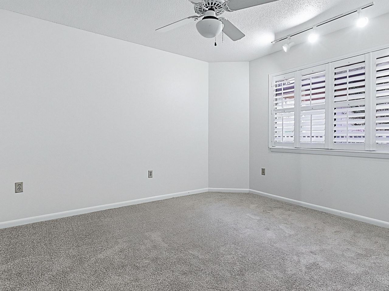 104 Waterwood Drive, Yalaha, FL 34797 Photo