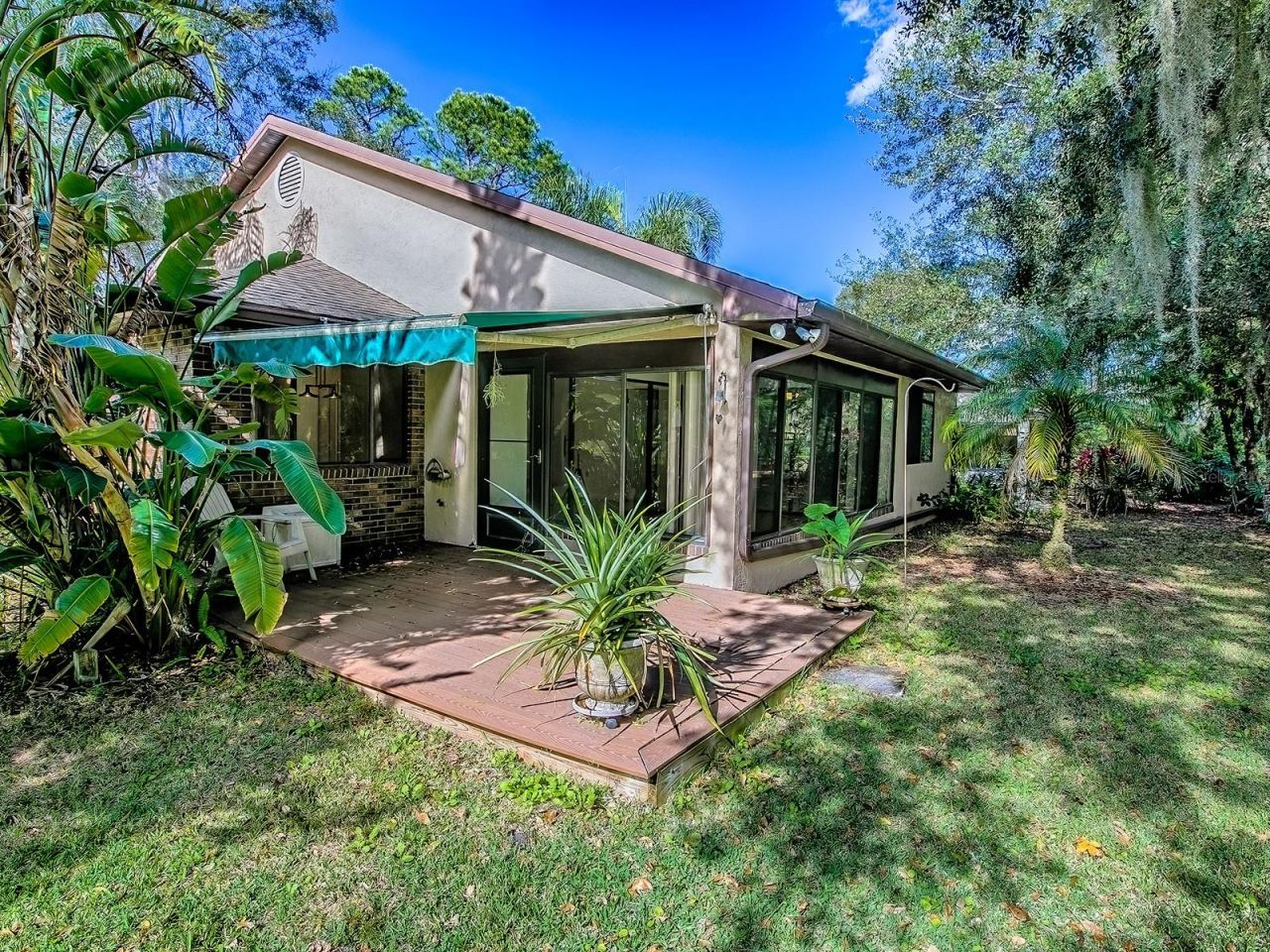 104 Waterwood Drive, Yalaha, FL 34797 Photo