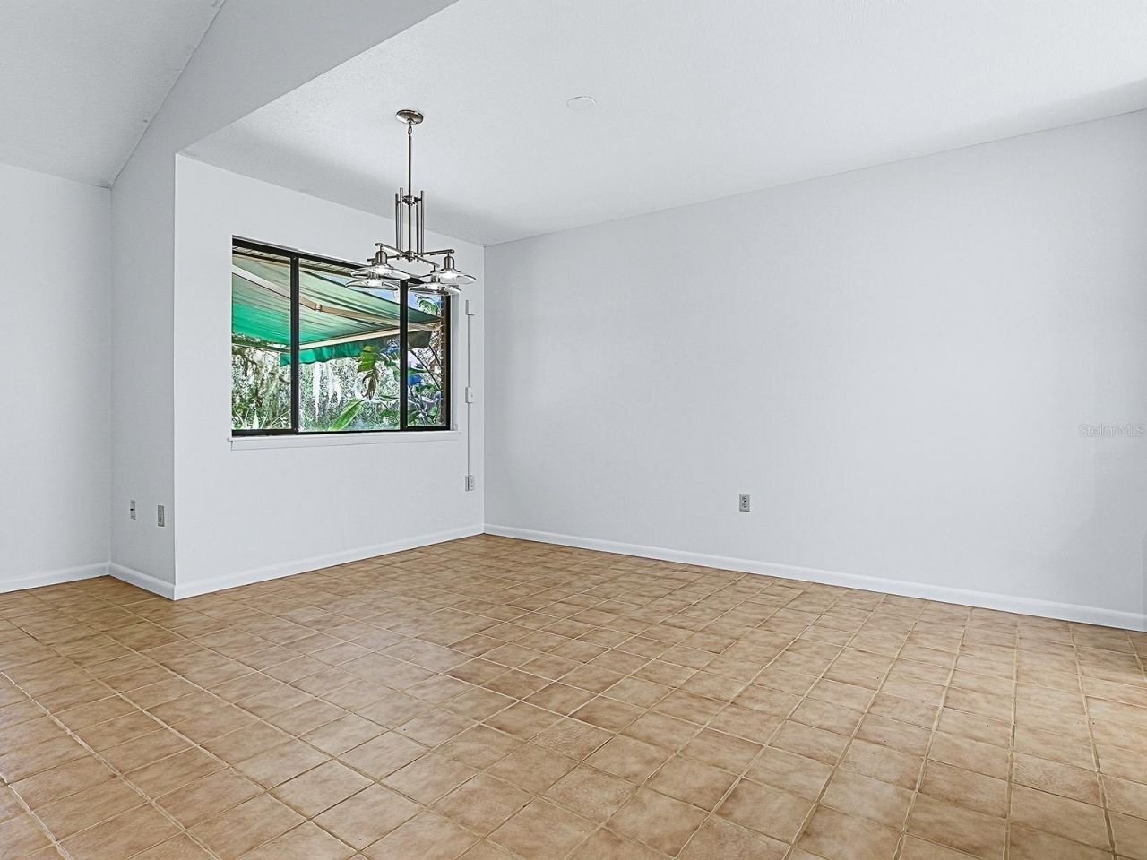 104 Waterwood Drive, Yalaha, FL 34797 Photo