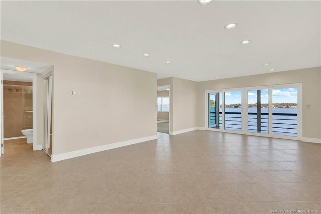 1950 SW Palm City Road, Unit 1-307, Stuart, FL 34994 Photo