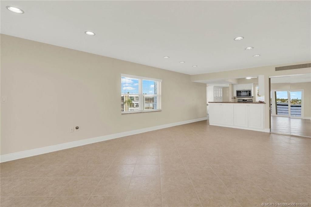 1950 SW Palm City Road, Unit 1-307, Stuart, FL 34994 Photo