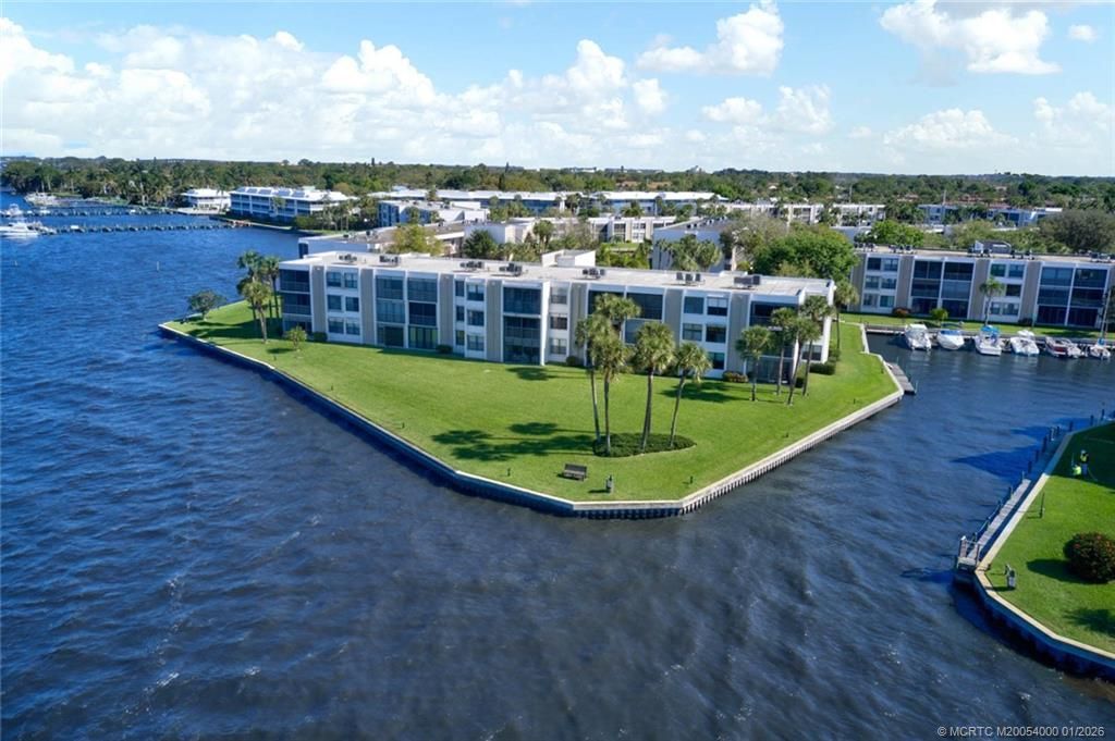 1950 SW Palm City Road, Unit 1-307, Stuart, FL 34994 Photo