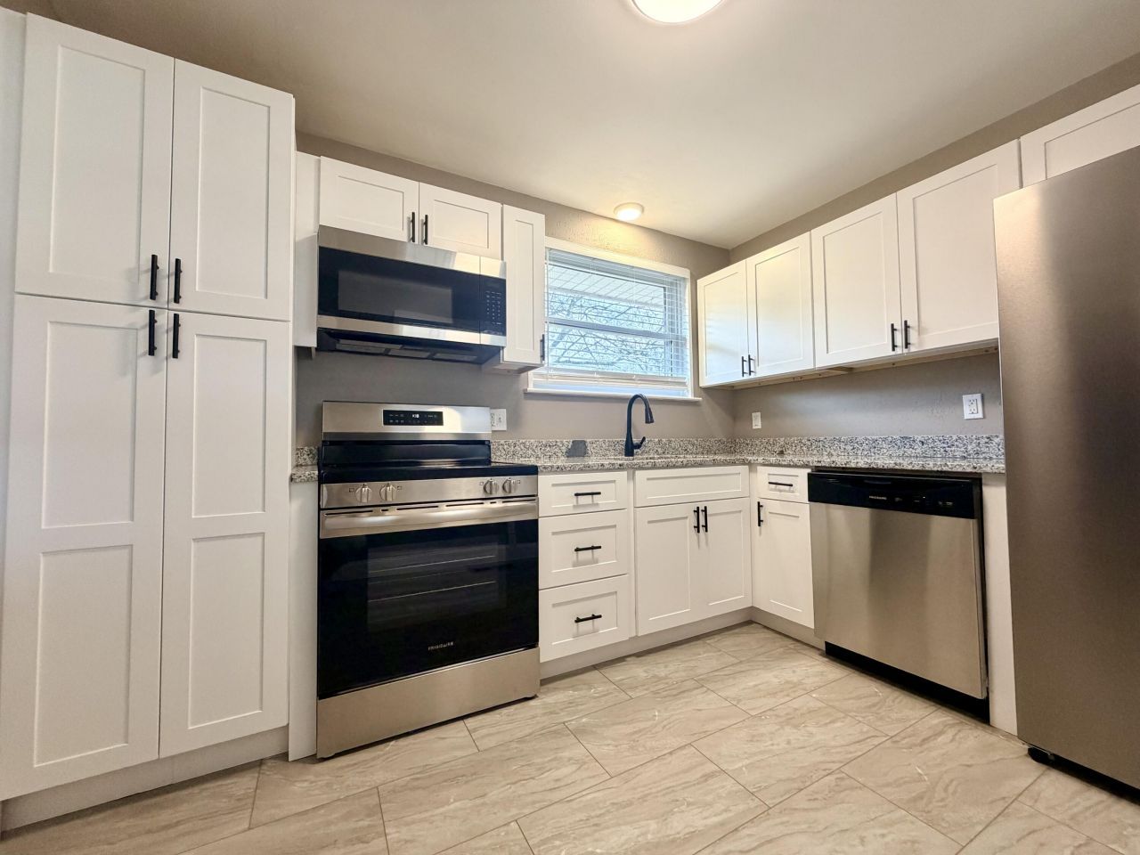 71 Elaine Circle, Fort Oglethorpe, GA 30742 Main Photo