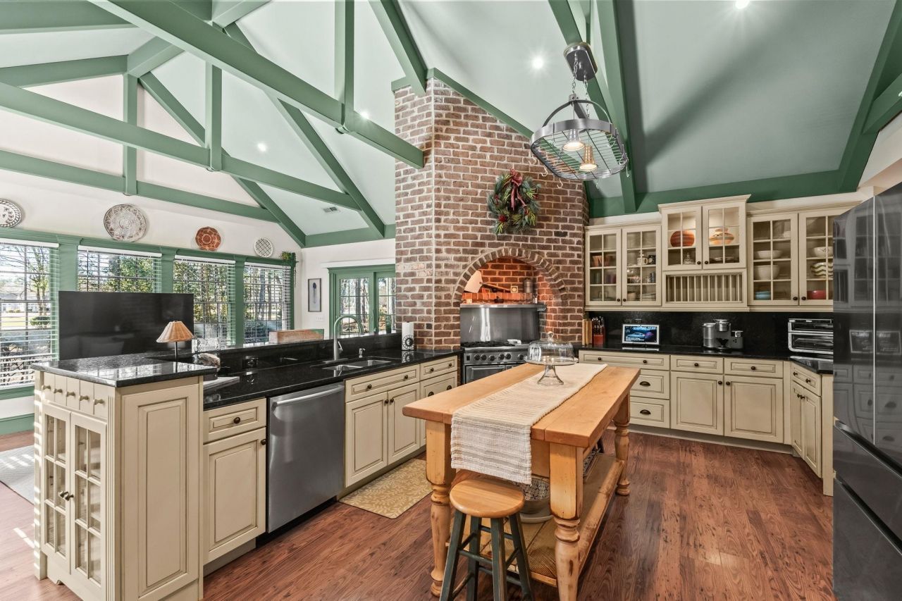 400 Foxtail Dr. Photo 17