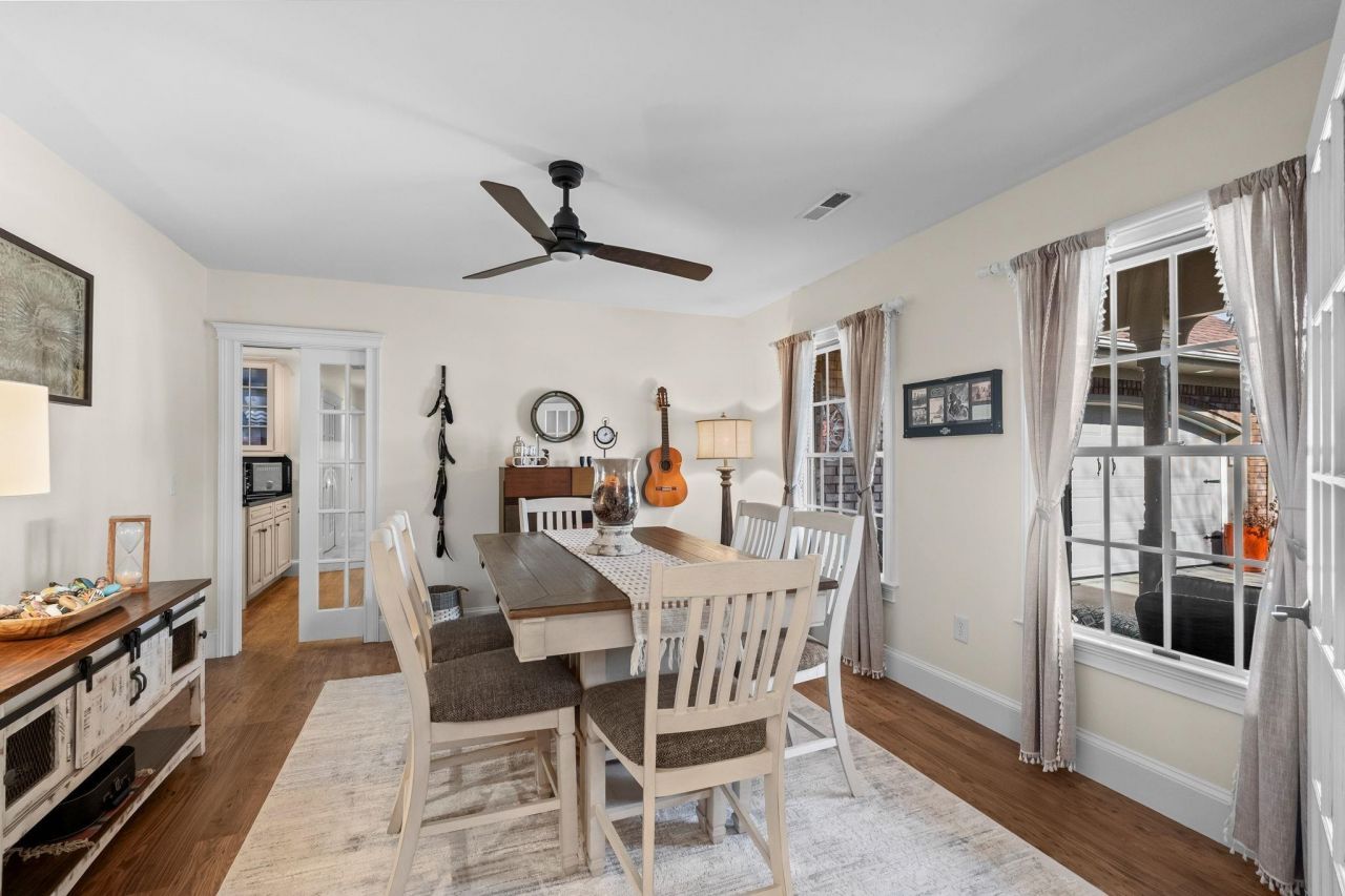 400 Foxtail Dr. Photo 6