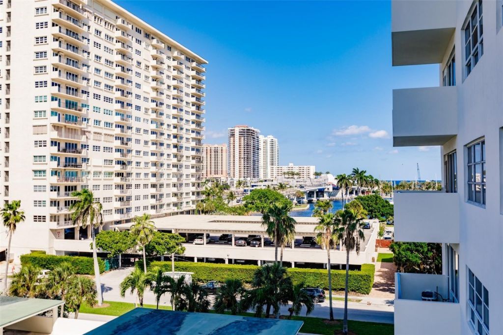 340 Sunset Drive, Unit 608, Fort Lauderdale, FL 33301 Photo
