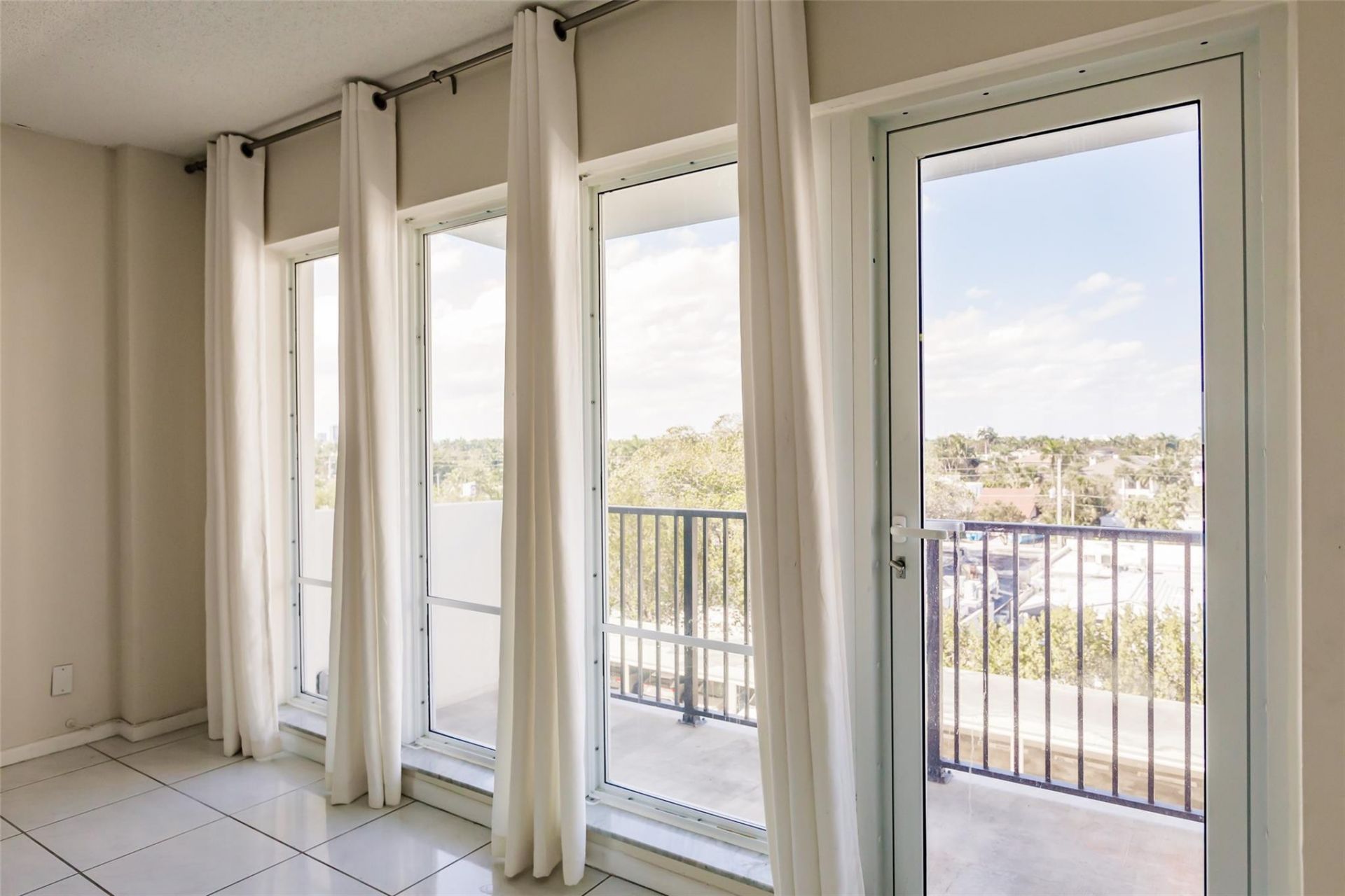 340 Sunset Drive, Unit 608, Fort Lauderdale, FL 33301 Photo