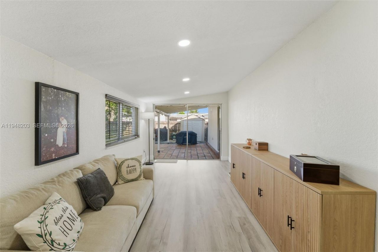 11065 SW 52nd Dr, Miami, FL 33165 Photo