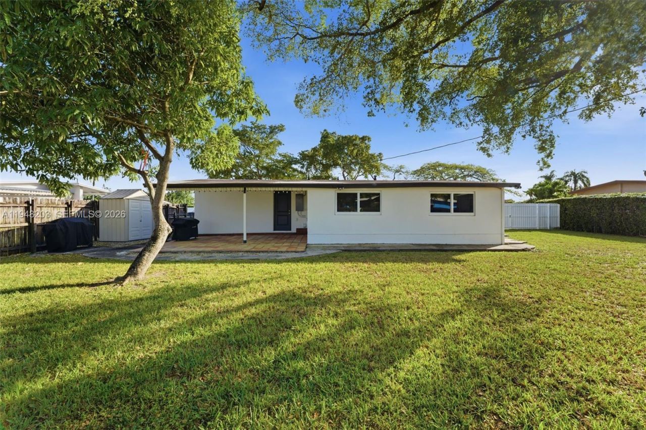 11065 SW 52nd Dr, Miami, FL 33165 Photo