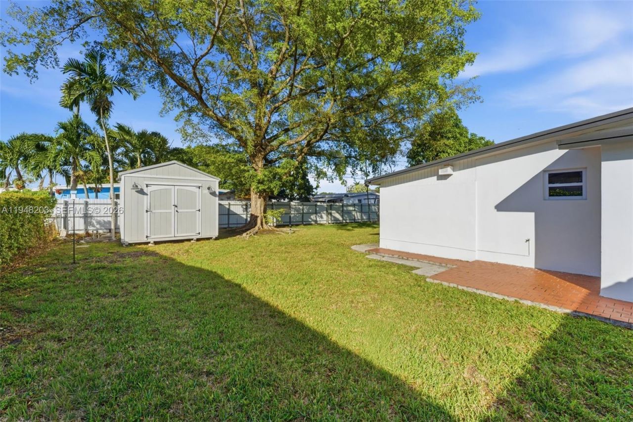 11065 SW 52nd Dr, Miami, FL 33165 Photo