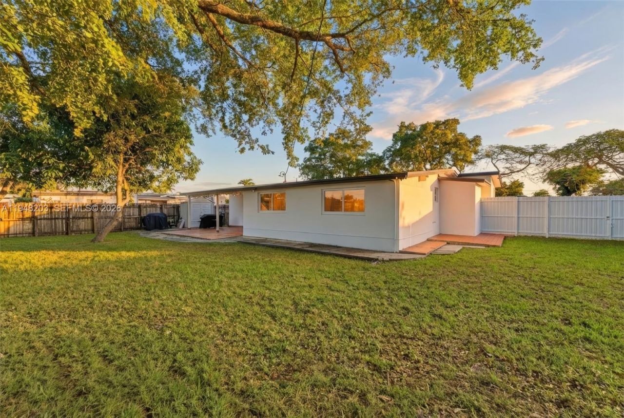 11065 SW 52nd Dr, Miami, FL 33165 Photo