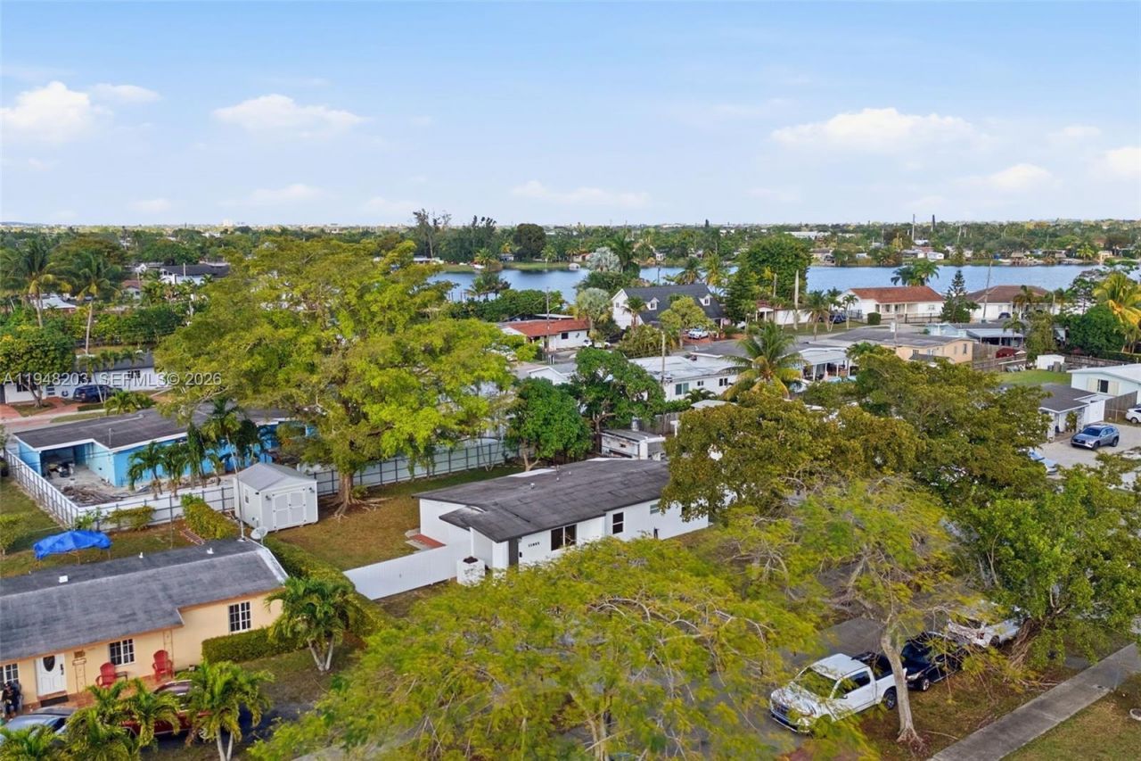 11065 SW 52nd Dr, Miami, FL 33165 Photo