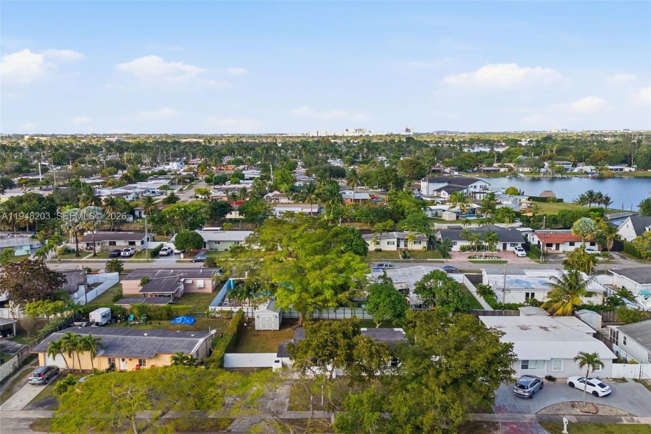 11065 SW 52nd Dr, Miami, FL 33165 Photo