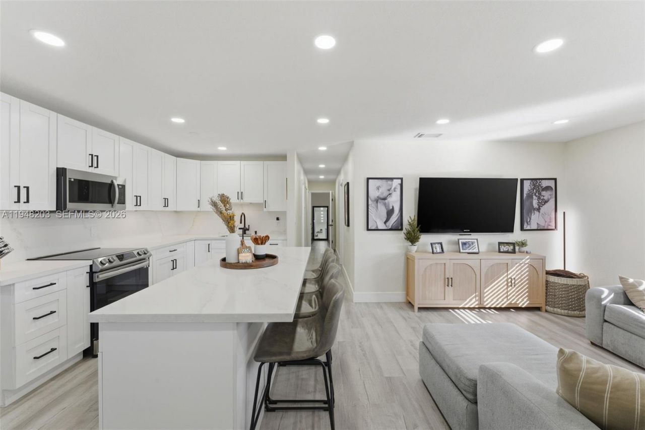 11065 SW 52nd Dr, Miami, FL 33165 Photo