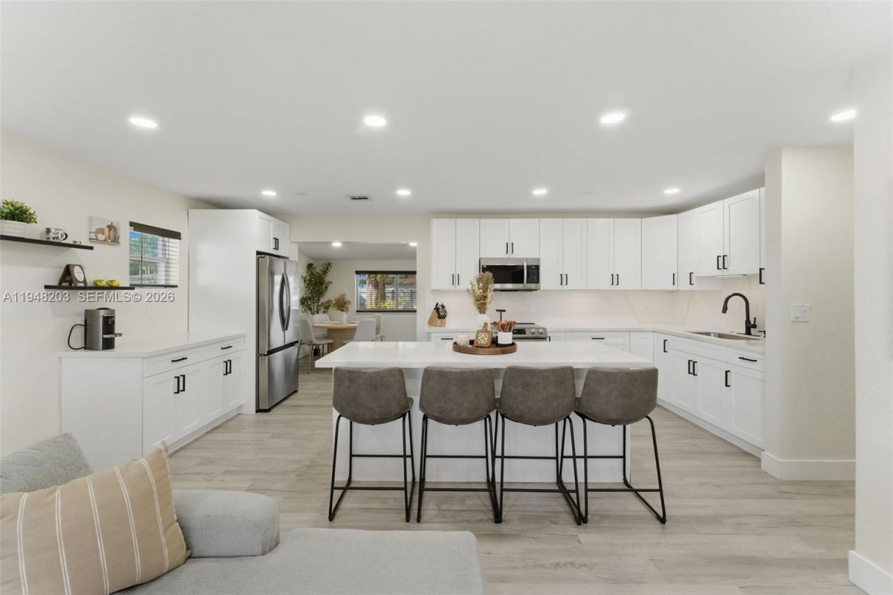 11065 SW 52nd Dr, Miami, FL 33165 Photo