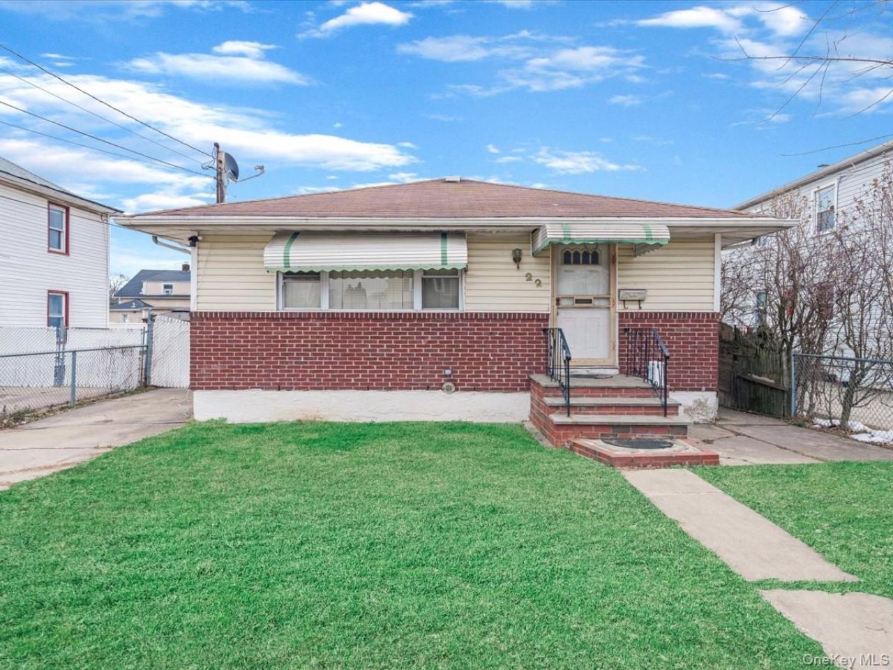 22 Mason Street, Hempstead, NY 11550 Main Photo