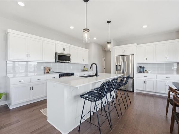 11115 N Glenwood Avenue, Kansas City, MO 64157