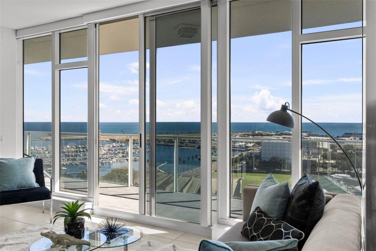 175 1st Street S, Unit 1604, Saint Petersburg, FL 33701 Photo