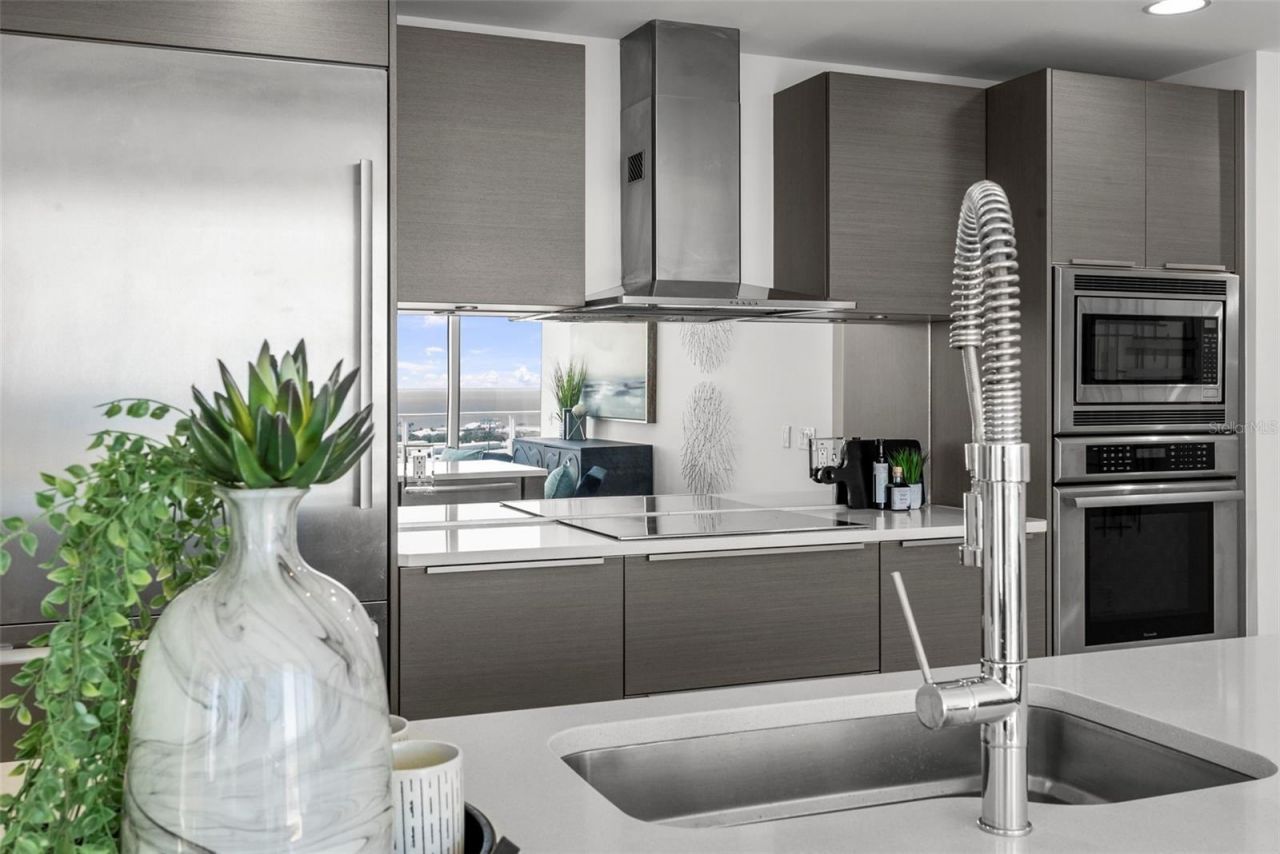 175 1st Street S, Unit 1604, Saint Petersburg, FL 33701 Photo