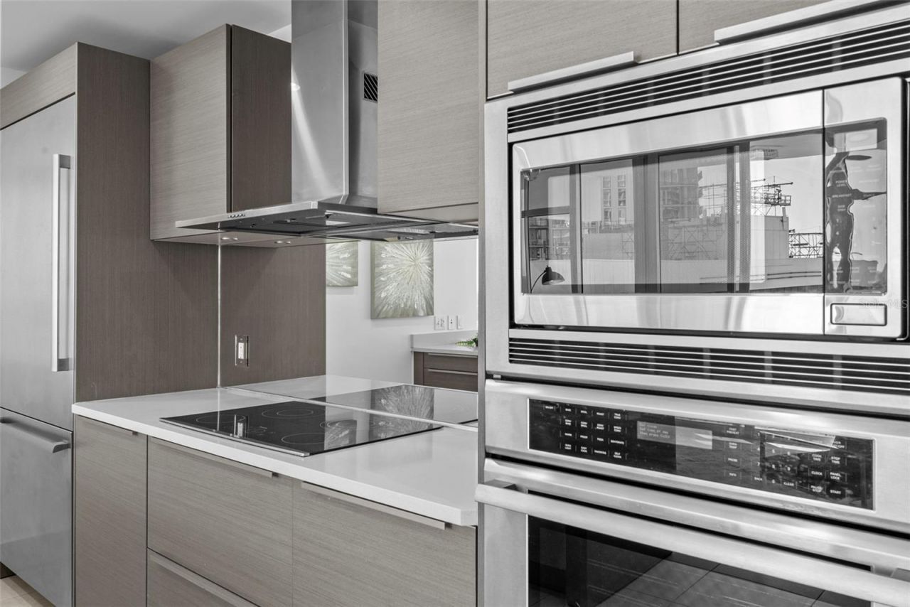 175 1st Street S, Unit 1604, Saint Petersburg, FL 33701 Photo