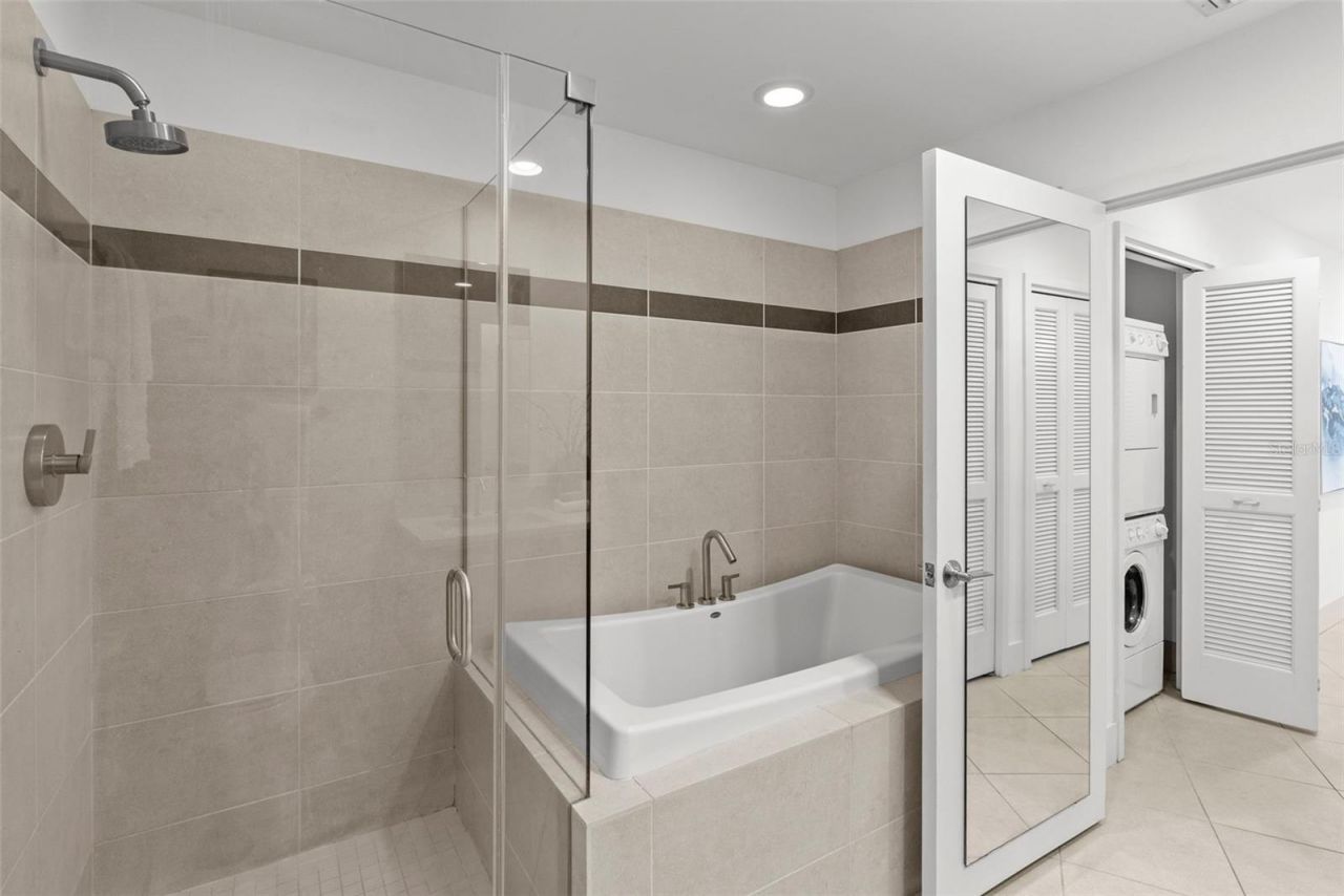 175 1st Street S, Unit 1604, Saint Petersburg, FL 33701 Photo