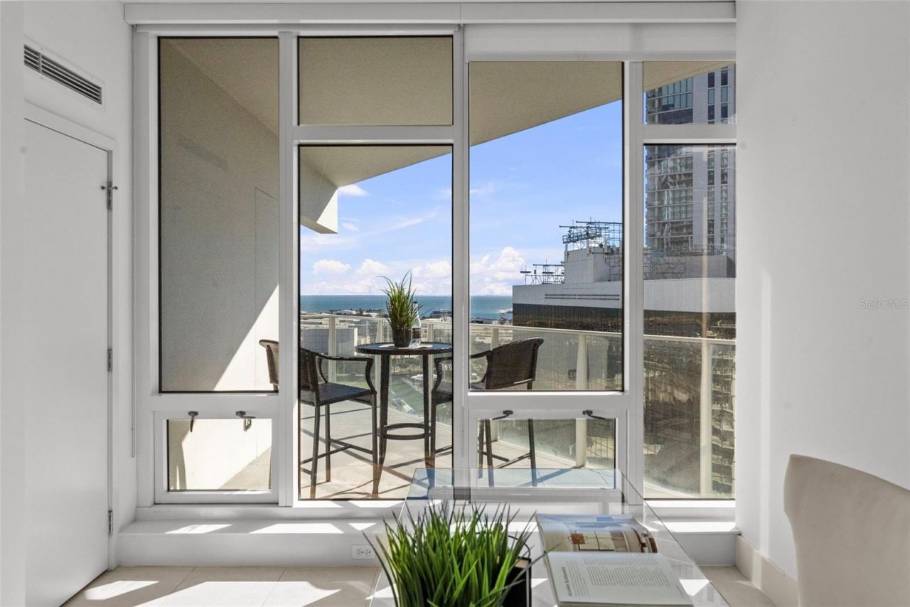 175 1st Street S, Unit 1604, Saint Petersburg, FL 33701 Photo