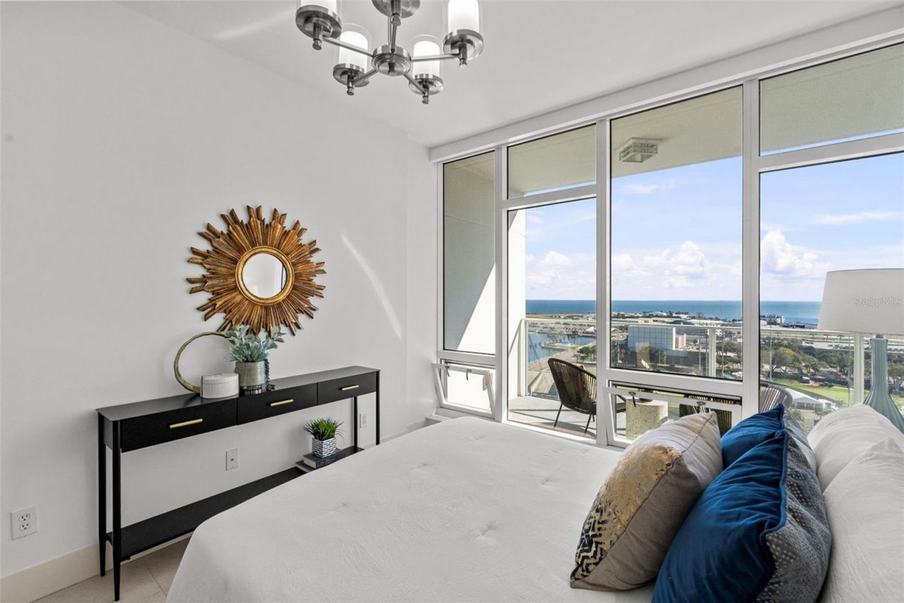 175 1st Street S, Unit 1604, Saint Petersburg, FL 33701 Photo