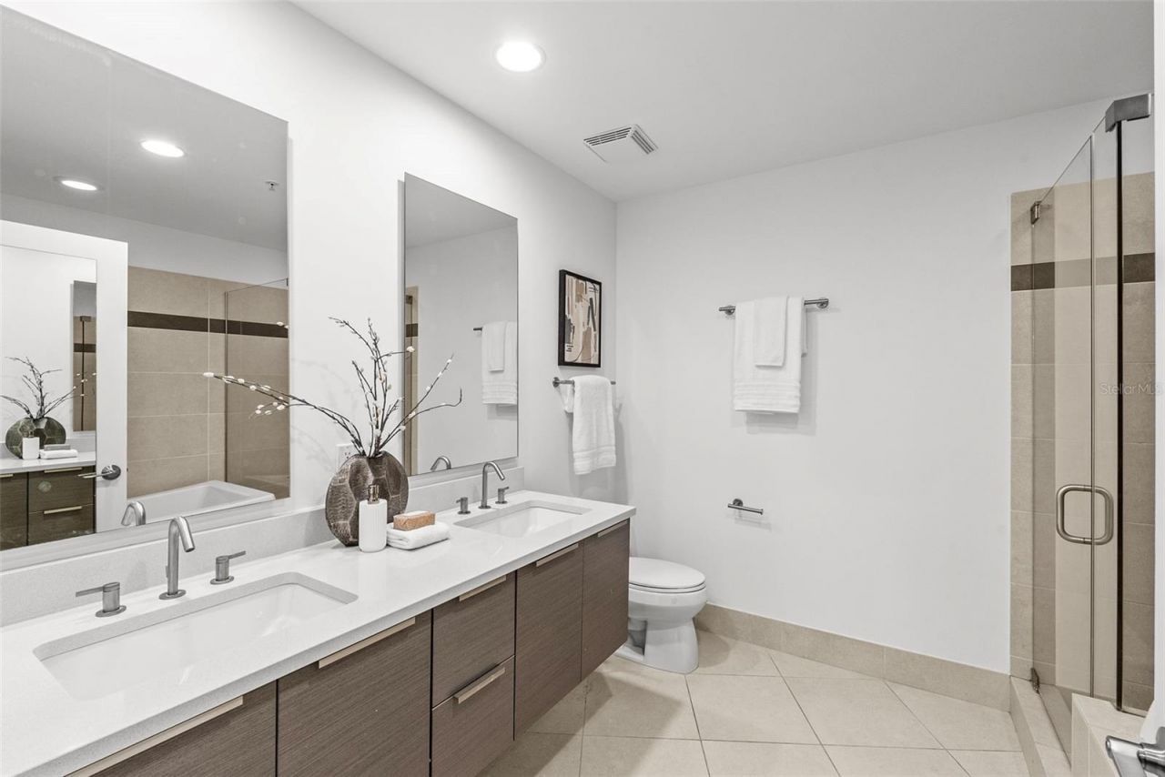 175 1st Street S, Unit 1604, Saint Petersburg, FL 33701 Photo