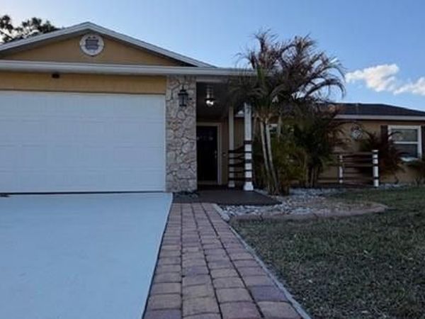 667 JAGUAR COURT, KISSIMMEE, FL 34759