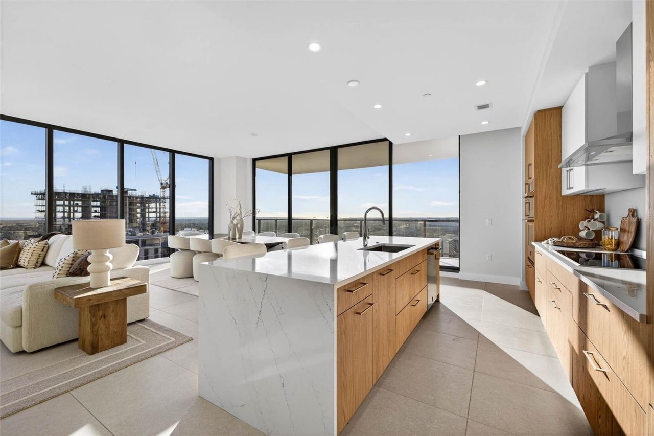 275 1st Ave S, Unit 2706, Saint Petersburg, FL 33701 Photo