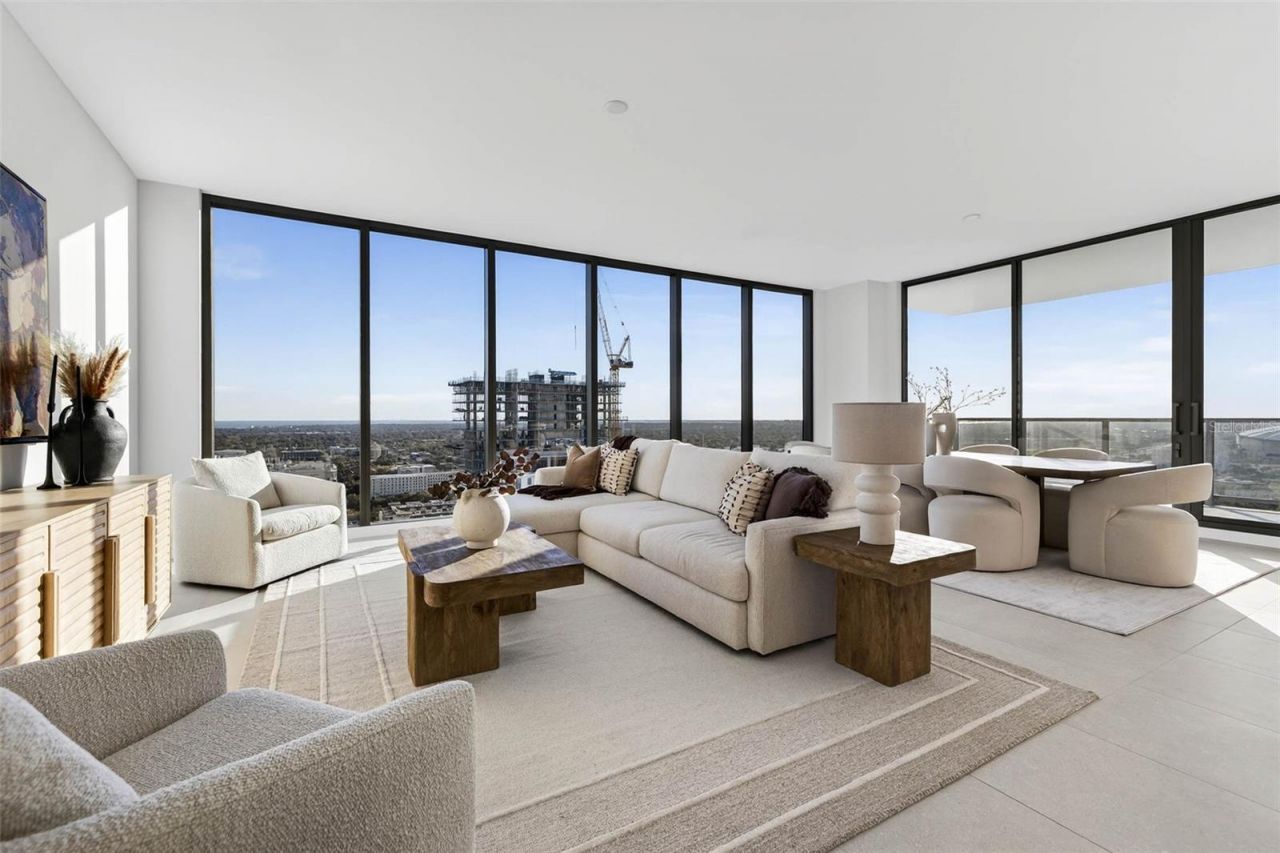 275 1st Ave S, Unit 2706, Saint Petersburg, FL 33701 Photo