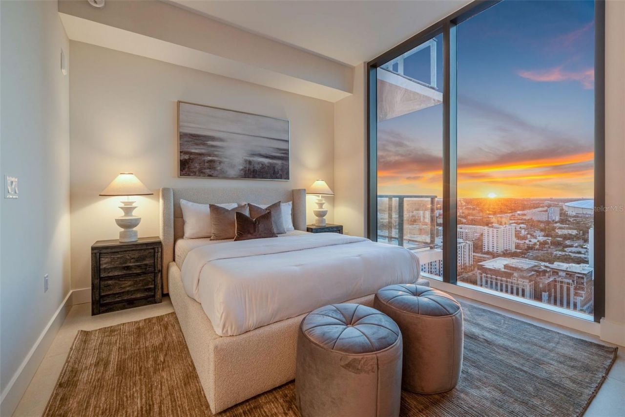 275 1st Ave S, Unit 2706, Saint Petersburg, FL 33701 Photo